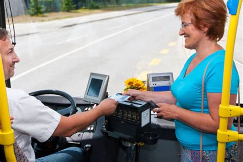 20 Konduktor Bus Foto Stok Potret And Gambar Bebas Royalti Istock