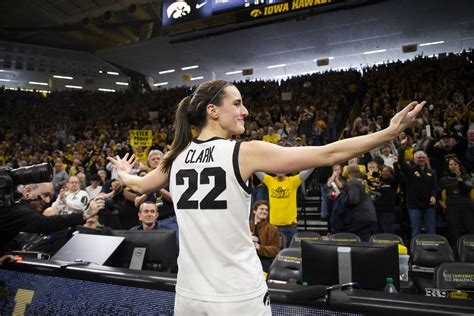 Caitlin Clark Named Big Ten Womens Basketball Player Of The Year