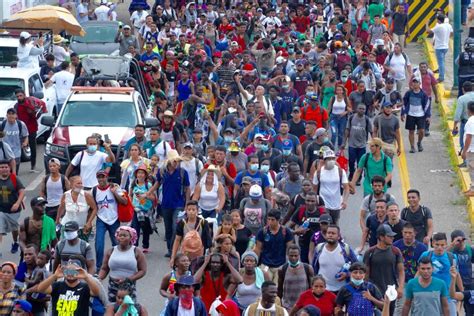 Migrant caravan organizer says group now headed to US border - Los ...