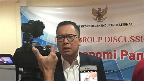 top  news kabar duka ekonom indonesia sekaligus stafsus jokowi arif