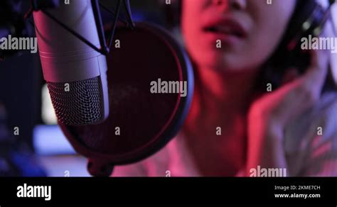 Female Singer Using Radio Microphone Stock Videos And Footage Hd And 4k