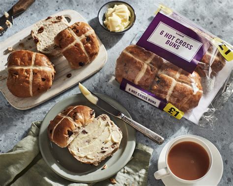 Iceland Is Selling A Hot Cross Bun Cheesecake And It Looks Amazing
