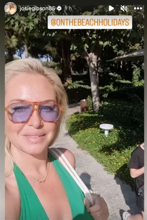 This Mornings Josie Gibson Turns Heads In Green Swimsuit On Holiday