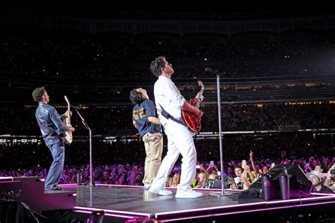 Photos Jonas Brothers Kick Off The Tour At Yankee Stadium