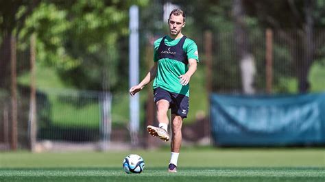 Werder Bremen So Plant Trainer Ole Werner Mit Neuzugang Senne Lynen