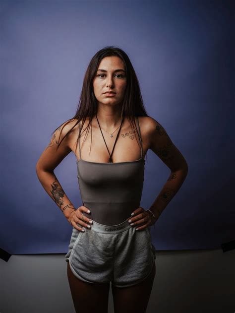 Influencerin Nika Irani Ber Vorw Rfe Gegen Rapper Samra Und Sexismus