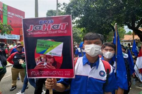 Ratusan Buruh Geruduk Kantor Bpjs Ketenagakerjaan Tangerang Demo