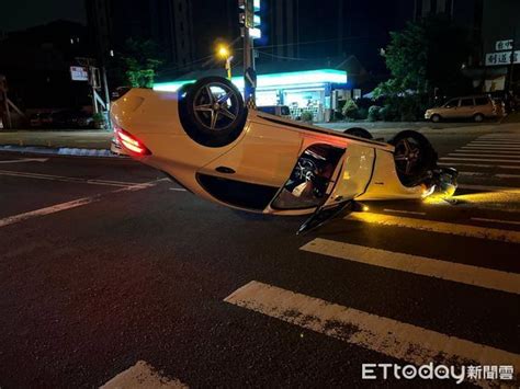 台中連2起翻車！休旅車駕駛分心撞護欄 賓士男酒駕撞分隔島 Ettoday社會新聞 Ettoday新聞雲