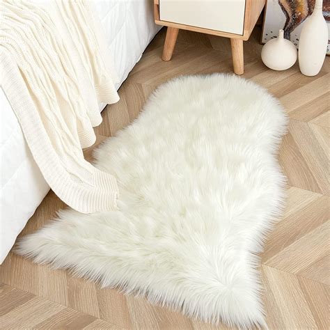 Yihaic Faux Fur Sheepskin Style Rug Faux Fleece Fluffy Area Rugs Seat