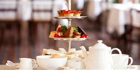 Posh Afternoon Tea Etiquette – Elegance