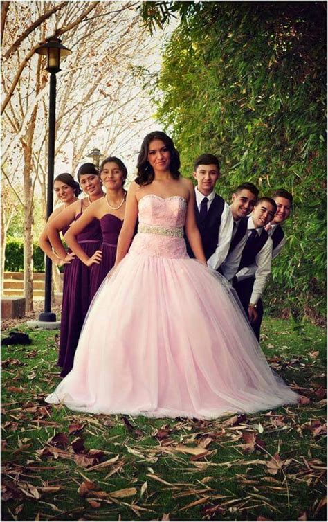 Quinceanera Court Group Photo Quinceanera Planning Pretty Quinceanera