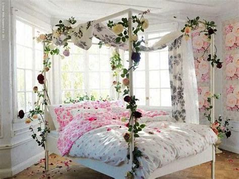 Make Canopies For Beds With Floral Pattern