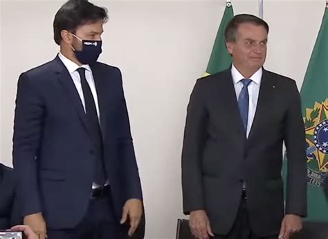 Bolsonaro Sanciona Vetos Projeto Que Amplia Acesso Internet