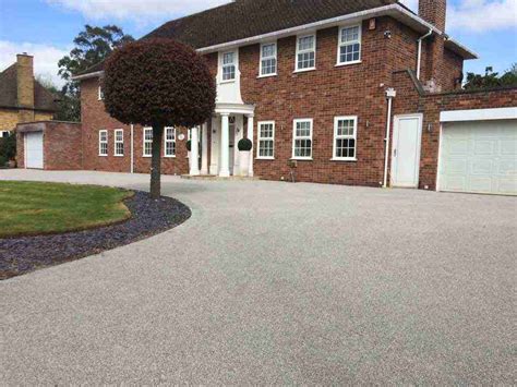 Resin Bonded Driveways - HMS Decorative Surfacing