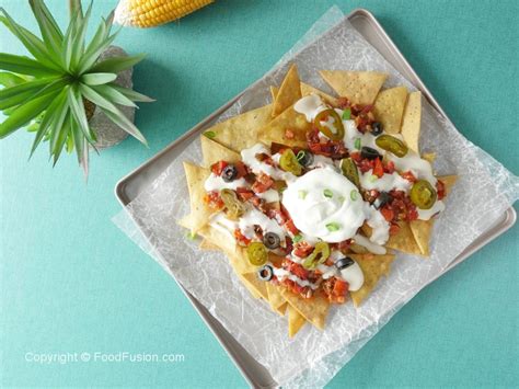 Nachos with Salsa & Cheese Sauce – Food Fusion