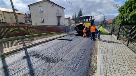 Trwaj Prace Modernizacyjne Na Drogach Gminnych Tuch W Prawa