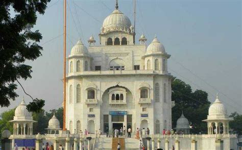 10 Gurudwaras In Delhi That You Should Know About