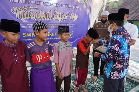 Nuzulul Quran SMKN 1 Sikur Bagi Santunan Dan Buka Puasa Bareng Anak