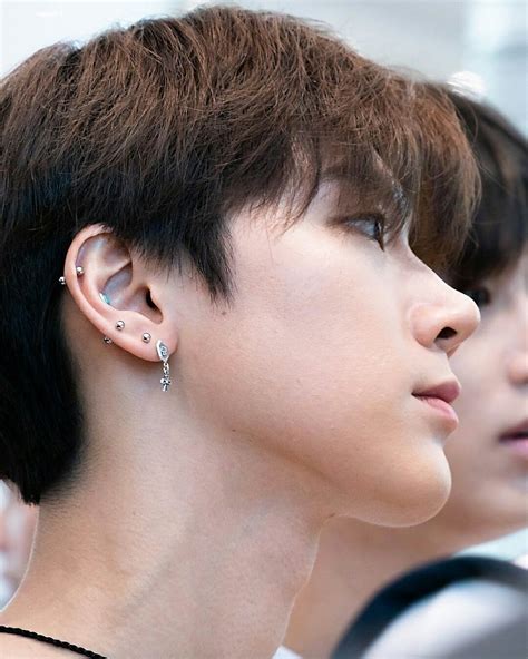 Estes 9 ídolos do K Pop têm mais piercings na indústria