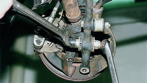 Снятие рычага и растяжки. ВАЗ 2110, 2111, 2112 (Жигули) / 5fd2c0