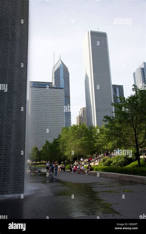 Crown Fountain Millennium Park Chicago Illinois Stock Photo - Alamy