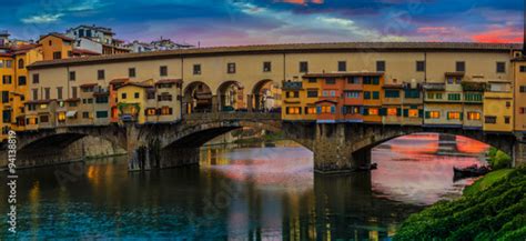 Pi Kny Zach D S O Ca Widok Na Most Ponte Vecchio Florencja W Ochy