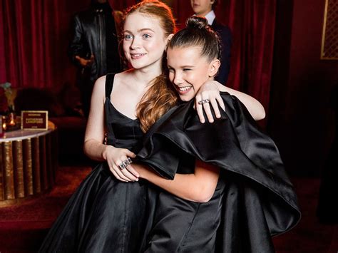 Millie Bobby Brown Y Sadie Sink Se Marcan Un Genial Homenaje A Frozen