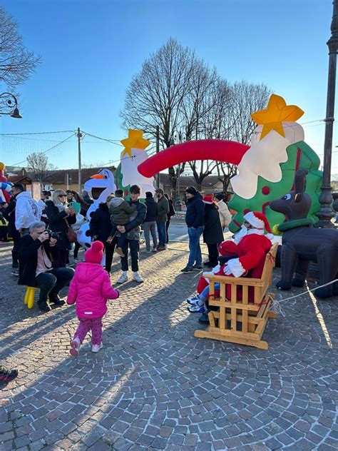 Arco Gonfiabile Natalizio Noleggio Mascotte E Gonfiabili