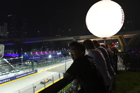 Mercedes Amg Petronas Motorsport Experience Pit Grandstand