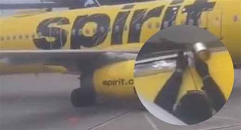 Viral Spirit Airlines Passenger Captures Worker Taping Planes Wing