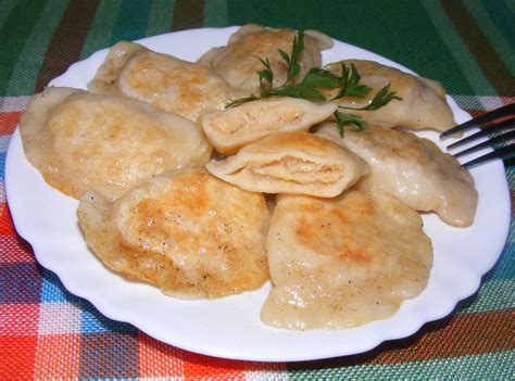 Pierogi Z Farszem Z Ziemniak W I Gotowanego Mi Sa Przepis