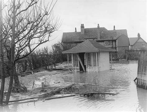 A look back at the devastating floods that ravaged the Lincolnshire Coast 70 years ago ...