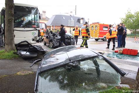 Spectaculaire Accident Avec Un Bus Scolaire Ce Matin