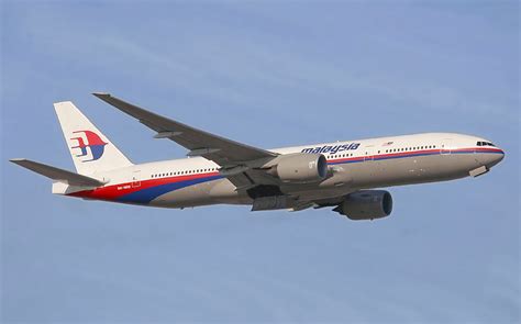 File:Malaysia Airlines Boeing 777-2H6ER Wedelstaedt.jpg - Wikipedia, the free encyclopedia