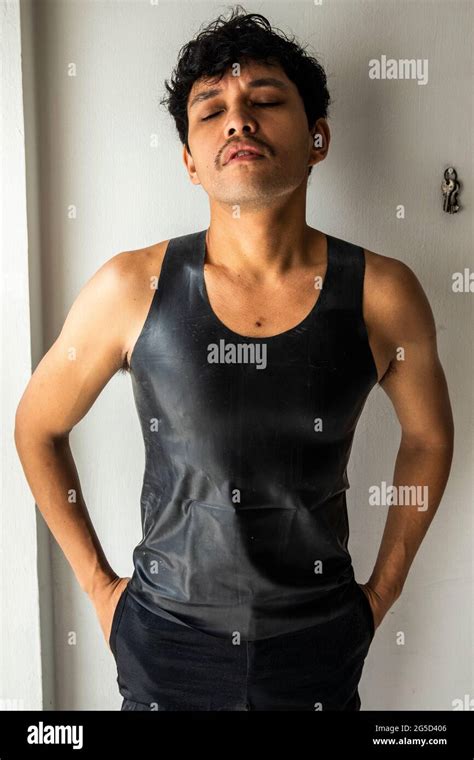 Gay muscles Banque de photographies et dimages à haute résolution Alamy