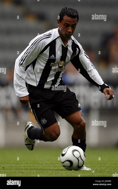 Nolberto solano newcastle hi-res stock photography and images - Alamy