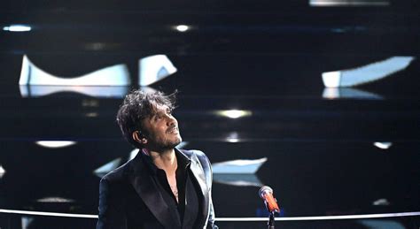 Fabrizio Moro Testo E Significato Di Sei Tu Canzone Di Sanremo 2022