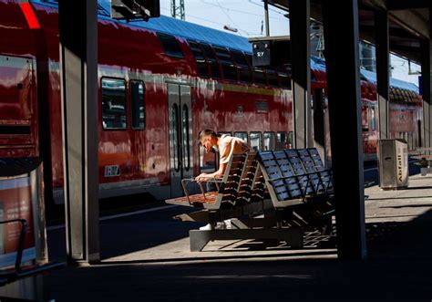 Ima posla ko hoće da radi Njemačka željeznica traži 15 000 radnika