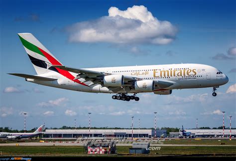 Airbus A380 861 Emirates A6 EEH AirTeamImages