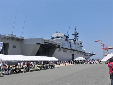 和歌山港で「護衛艦いずも」一般公開 ノリの地元探索日記時々ﾃﾞｼﾞｶﾒ侍ﾉﾘの進！ 楽天ブログ