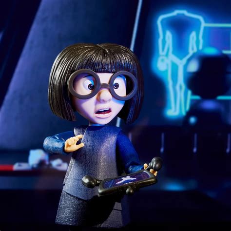 mattel debuts sdcc exclusive pixar spotlight series edna mode