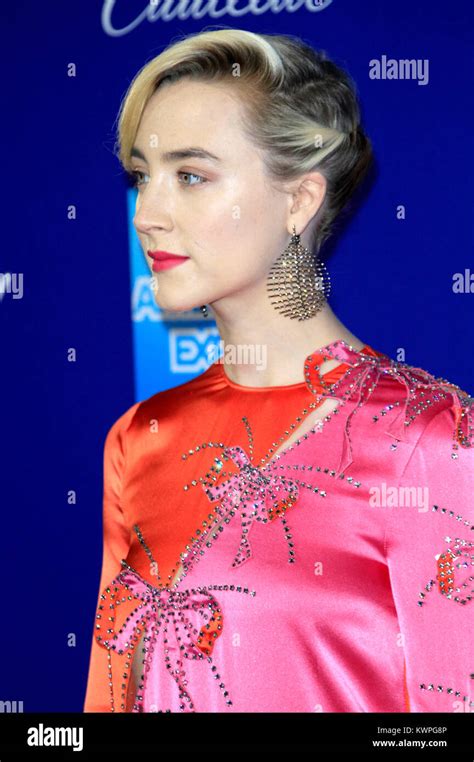 Schauspielerin Saoirse Ronan Center Hi Res Stock Photography And Images