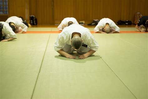 Okinawan-style Karate class — Deeper Japan