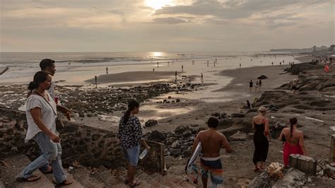 A Refuge for Russians and Ukrainians, Bali Rethinks Its Open-Door