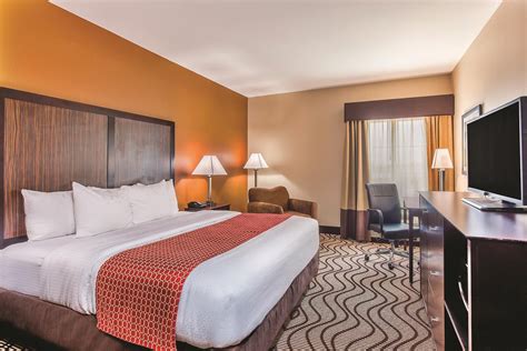 La Quinta Inn & Suites by Wyndham Cotulla | Cotulla, TX Hotels