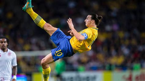 Zlatan Ibrahimovic Schwedens Fu Ballstar Beendet Seine Karriere Video