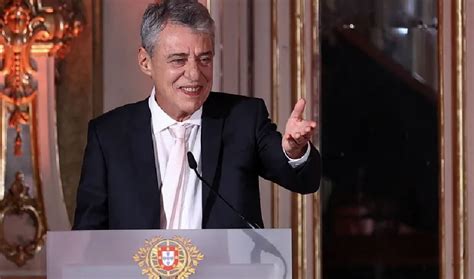 Chico Buarque Recebe Pr Mio Cam Es Que O Coloca Entre Os Gigantes Da