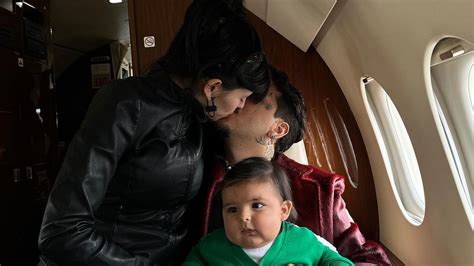 Christian Nodal Y Cazzu Presumen Fotos Con Su Hija En Par S Y Parece