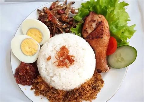 Resep Nasi Lemak Khas Melayu Asli Terasa Rempahnya Orami