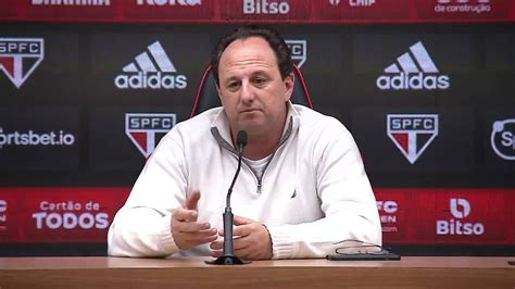 Vídeo Confira a entrevista de Rogério Ceni após o clássico Majestoso